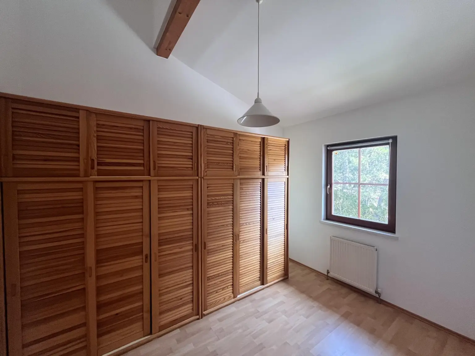 13 OG_Zimmer_Garderobe