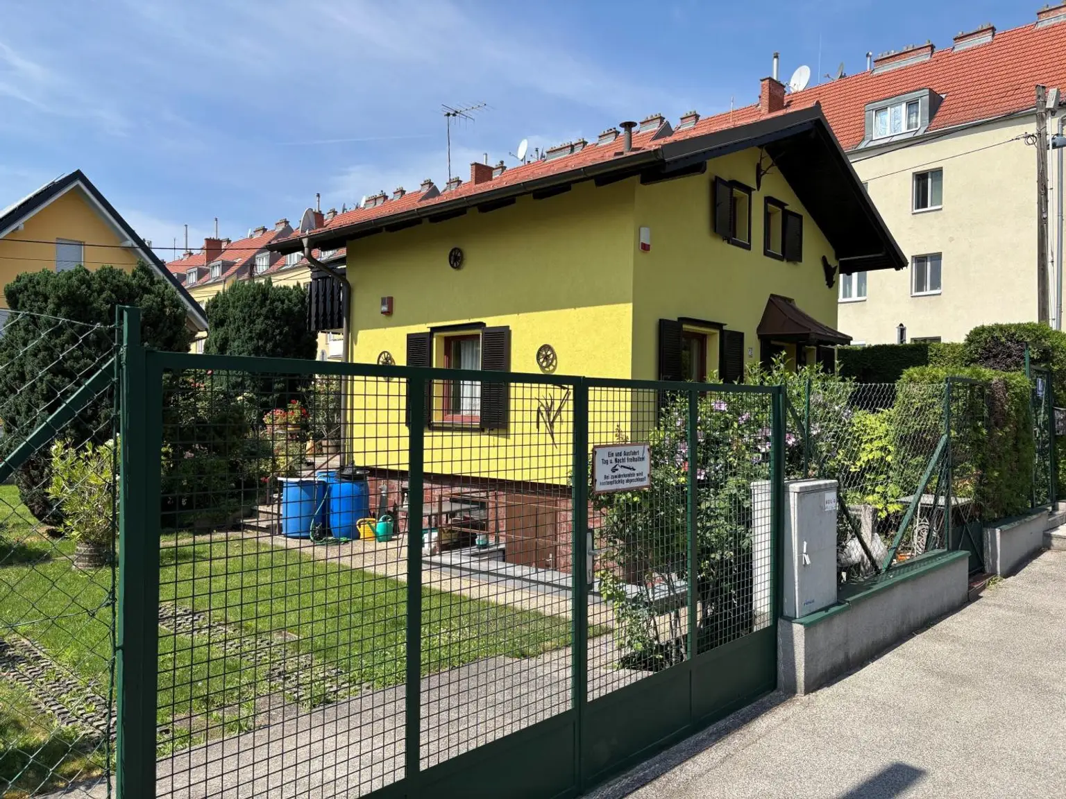 Haus straßenseitig