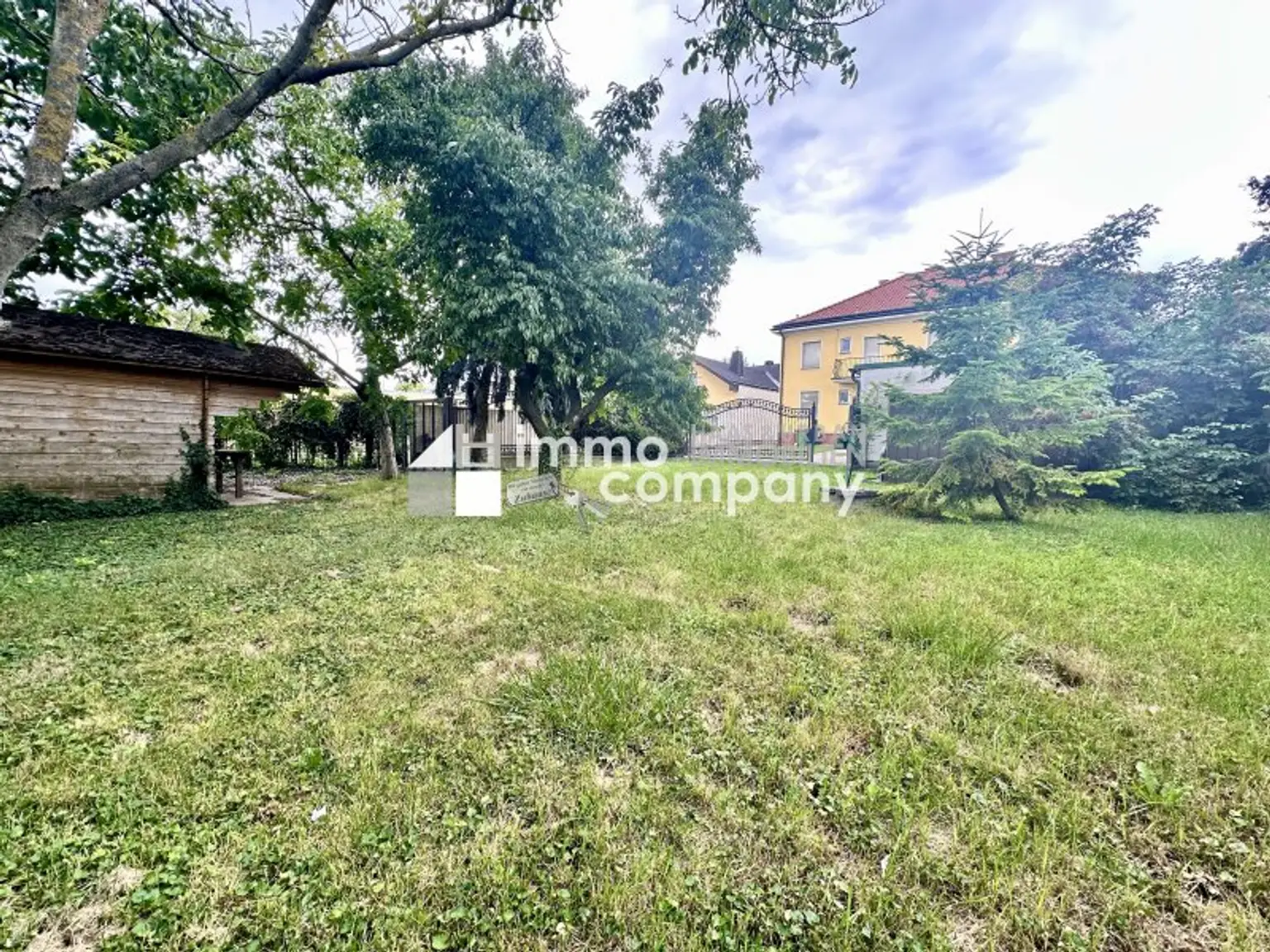 Traumhaftes Einfamilienhaus in Lassee: 9 Zimmer, Garten, Balkon und mehr!