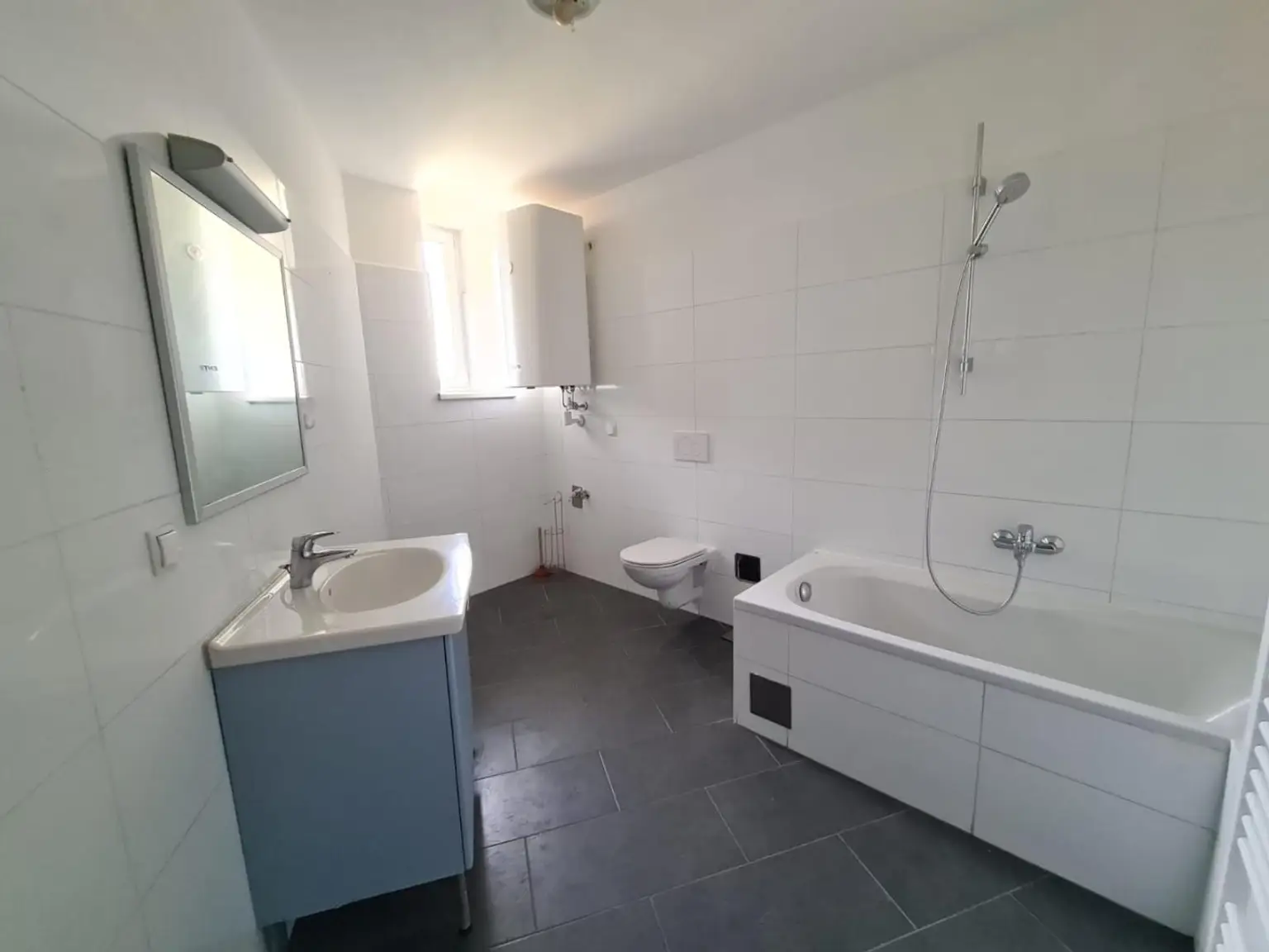 Neu sanierte 3 Zimmer Wohnung Nähe FH Joaneum - Balkon in den Innenhof - sehr gute Infrastruktur