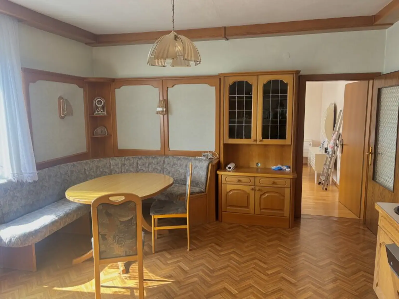 ** CHARMANTES ORIGINAL **  Olbendorf - gepflegter Vierkanthof in Ortslage mit ca. 1470 m2 Eigengrund !!
