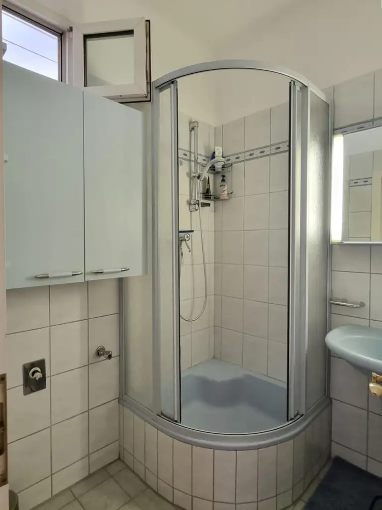 GEPFLEGTE 2-ZIMMERWOHNUNG MIT LIFT