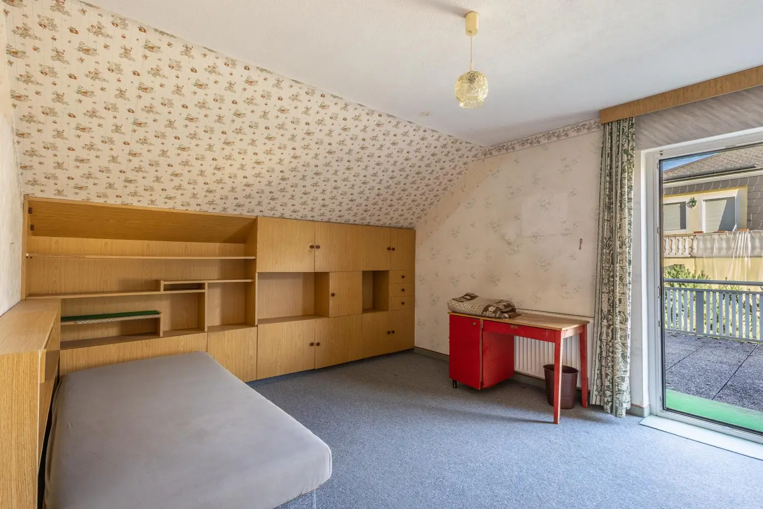 Ein- Zweifamilienhaus mit traumhaften Mittagskogelblick