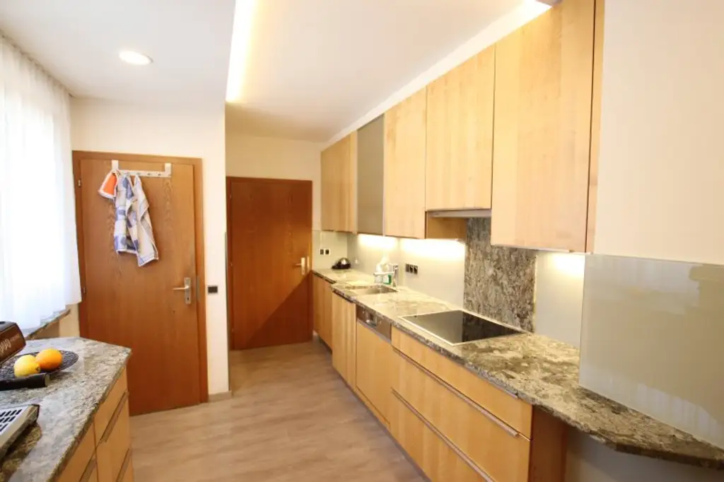 270m² gepflegter Bungalow (Zweifamilienwohnhaus) mit ausgebautem Dachgeschoss und 1.318m² Grund in Viktring in TOPLAGE