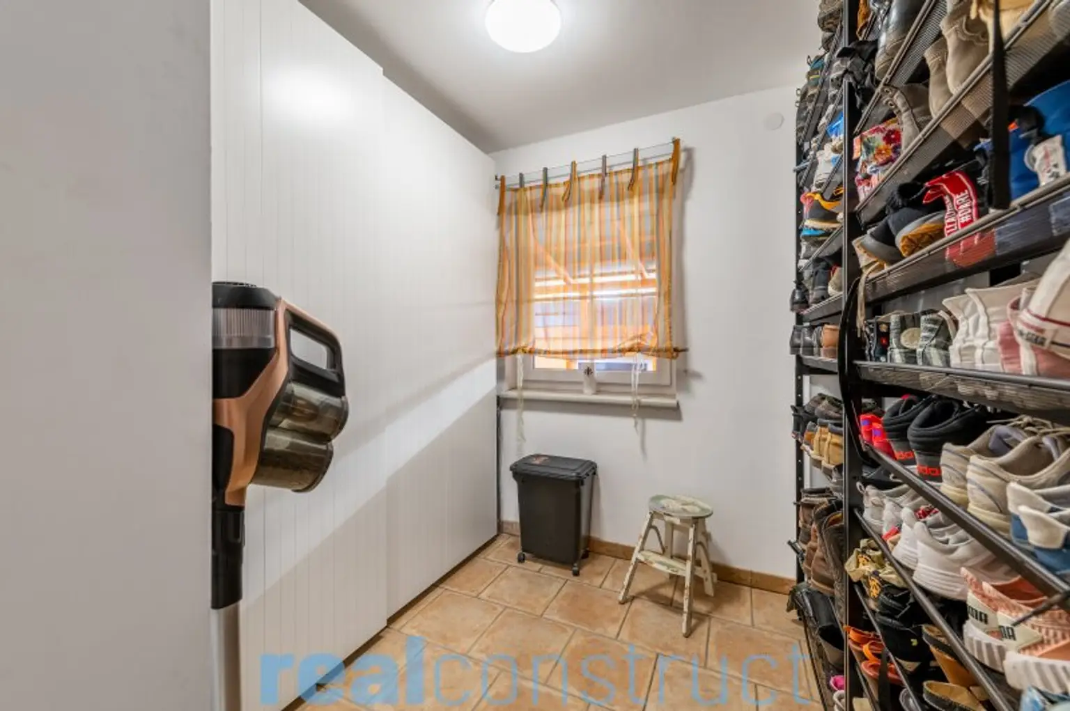 Ökologisch nachhaltiges Einfamilienhaus mit ERDWÄRME-Heizung in bester Lage von Bad Erlach