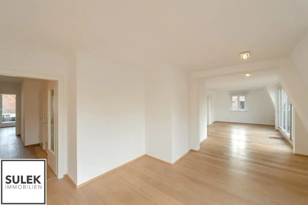 traumhafte Wohnung mit großen Terrassen, 2 separaten Schlafbereichen und 2 Stapelparkplätzen