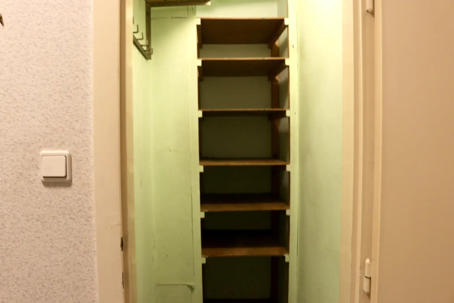 "2 Zimmer Renovierungsjuwel!"