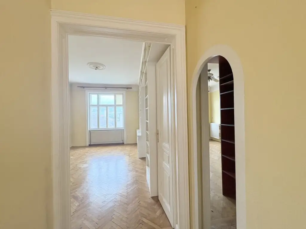 Charmante 2-Zimmer-Wohnung in 1090 Wien – Ihr Sanierungsprojekt wartet!