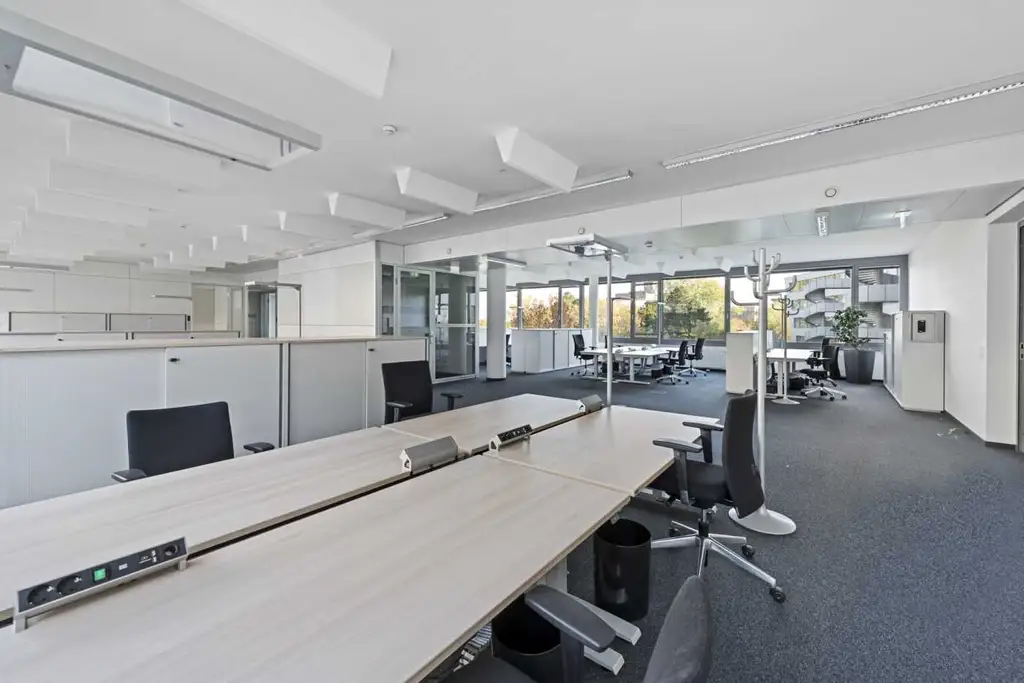 Top moderne & voll Ausgestattete Büroflächen in der Siemensstraße zu mieten!