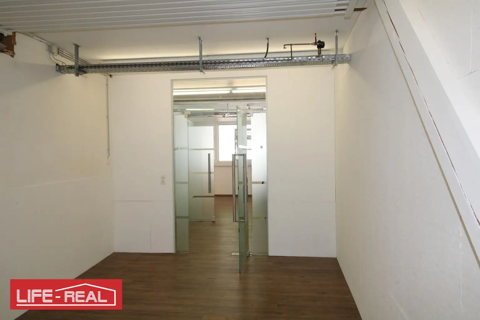Naturnah & flexibel: Gewerbefläche mit Lager, Büro und Produktionseignung