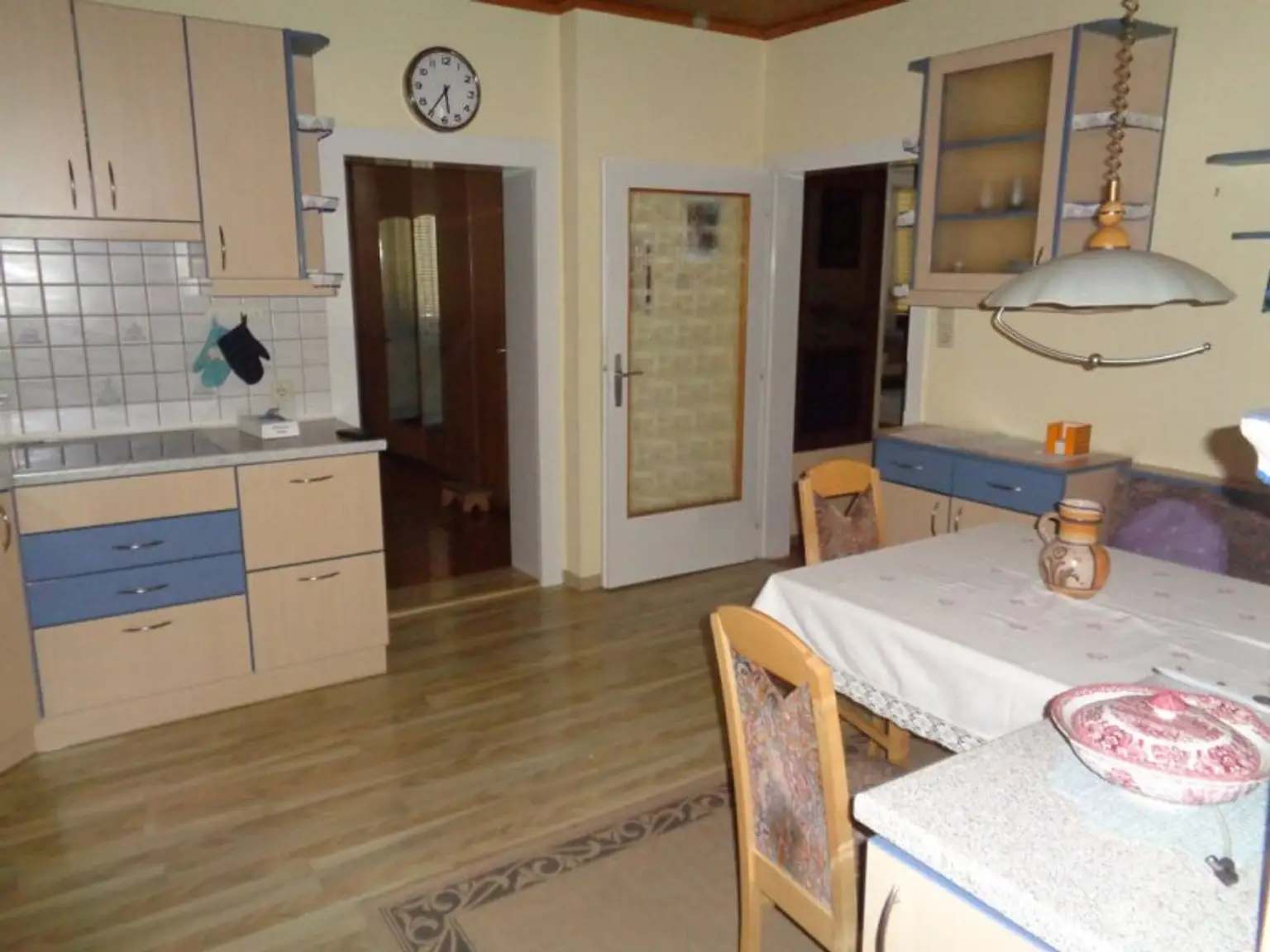 Zistersdorf/ A5 -Nähe: Wohnhaus mit Garten und Garage in absoluter Ruhelage