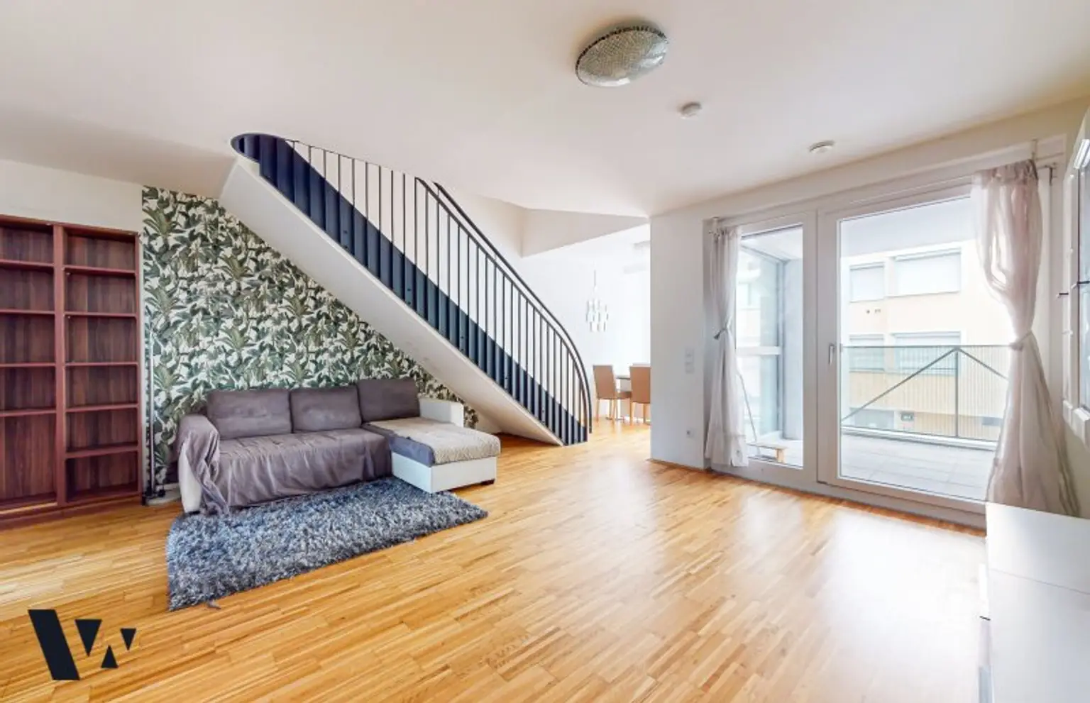 VOLLMÖBLIERTE MAISONETTE MIT LOGGIA IN DONAUSPITAL NÄHE