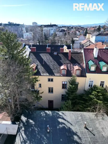 Zeitwandel - Mehrparteienhaus mit Entwicklungspotenzial in Wiener Neustadt!