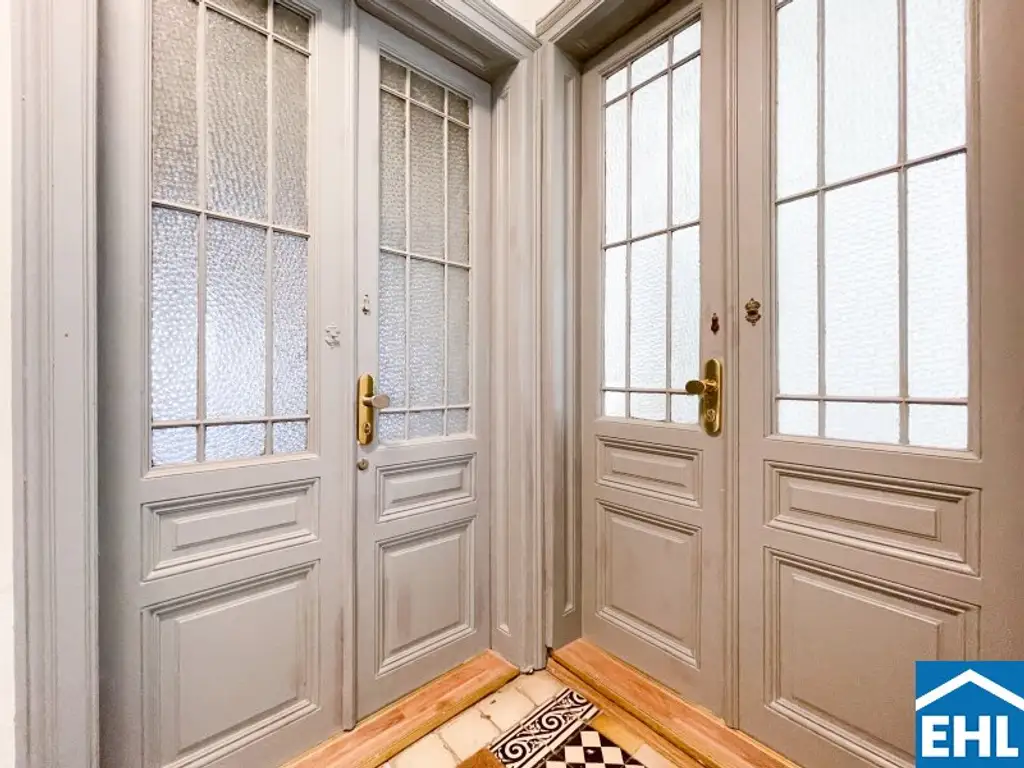 In U-Bahn-Nähe: Singlewohnung in wunderschönem Altbau