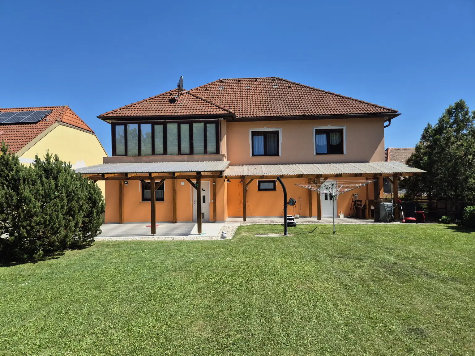 Haus Gartenansicht