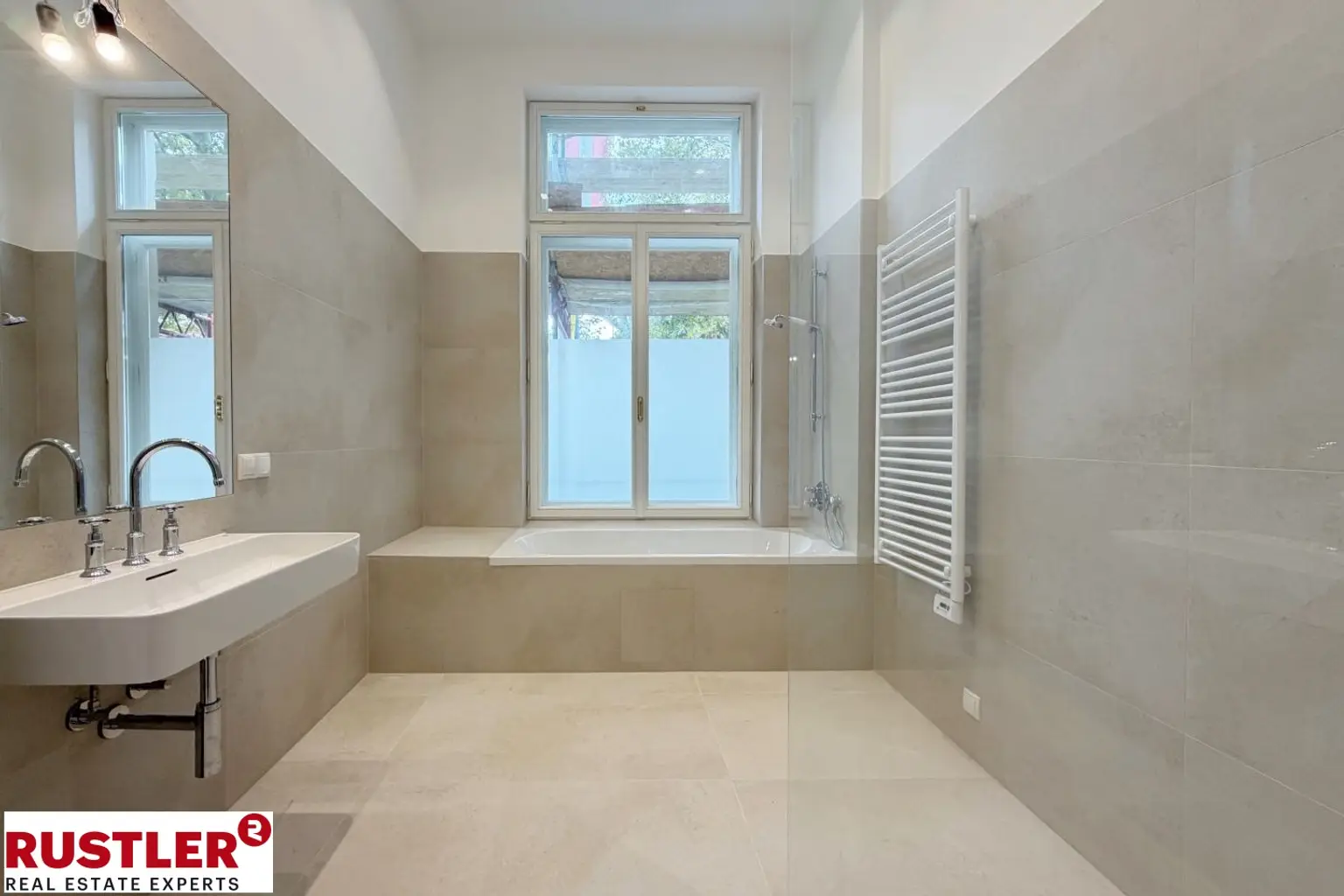 Wohnen oder Arbeiten – diese stilvolle Altbauwohnung bietet Beides!