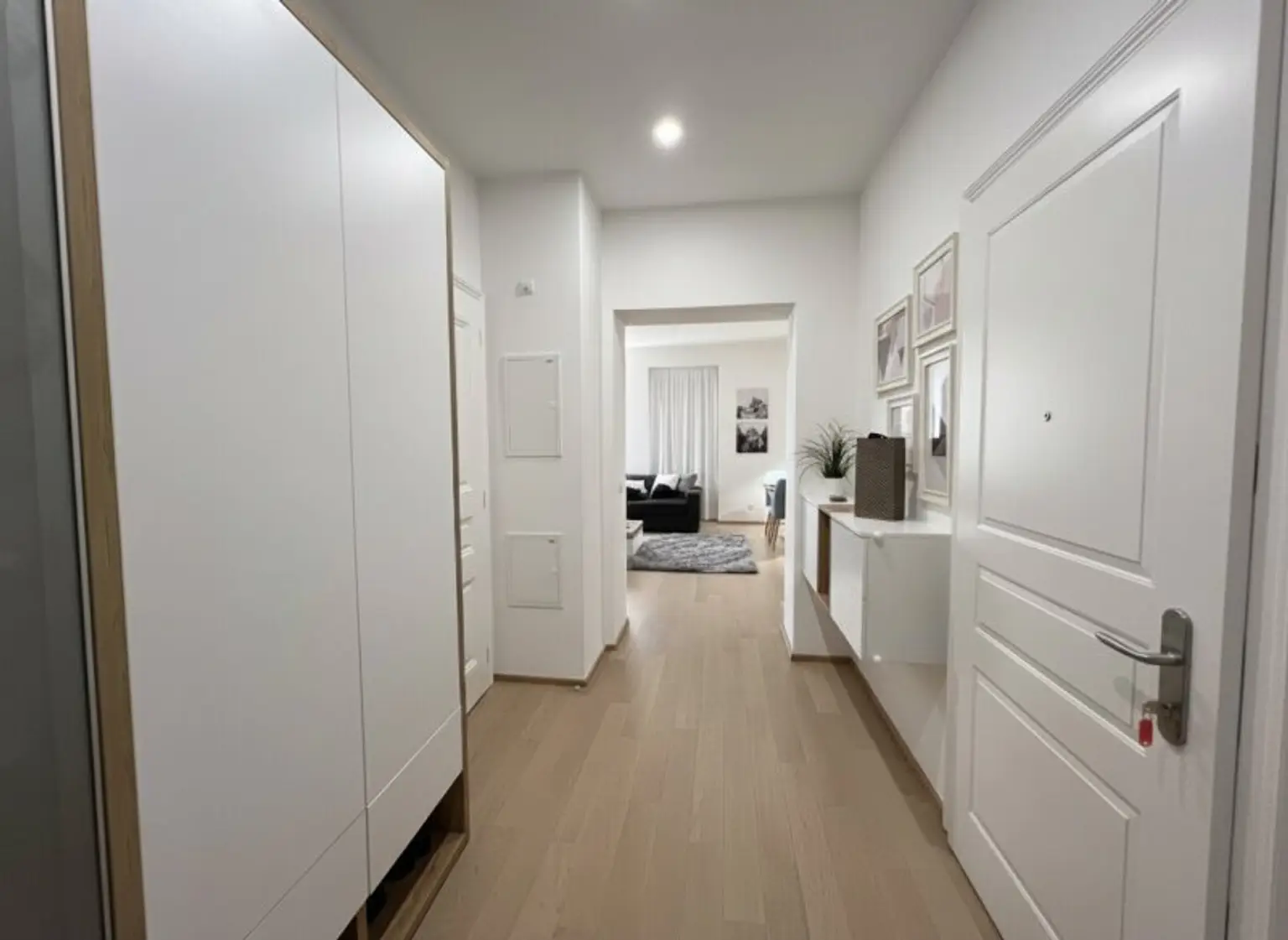 MODERNES DESIGN VOLLMÖBLIERT TRIFFT ALTBAU