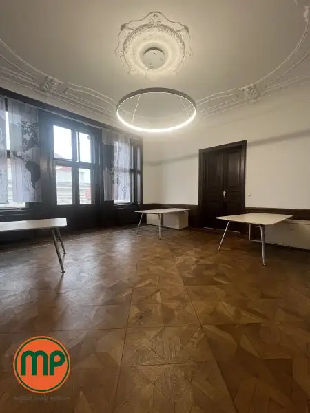 PER ASPERA AD ASTRA – Geschäftsräumlichkeit auf höchstem Niveau