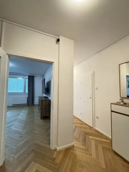 Eleganz am Schwedenplatz – Maßgeschneiderter Wohntraum mit Blick auf die Stadt