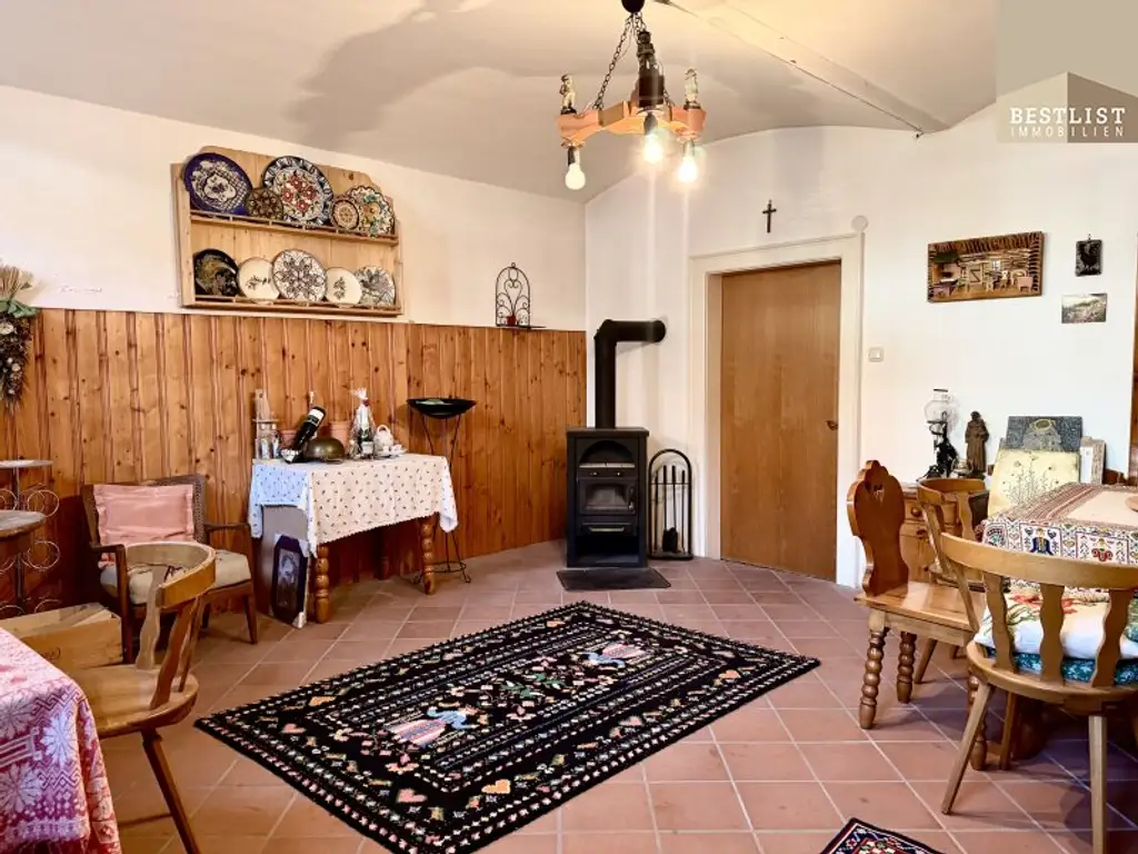 Charmantes Stadthaus in Baden – ruhige Lage mit großem Garten & Entwicklungspotenzial