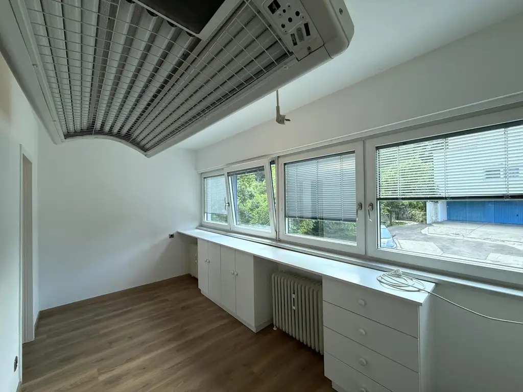 Modernes Atelier, Loft, Dachterrasse im Neunzehnten // Modern Studio, loft, roof terrace in the nineteenth //