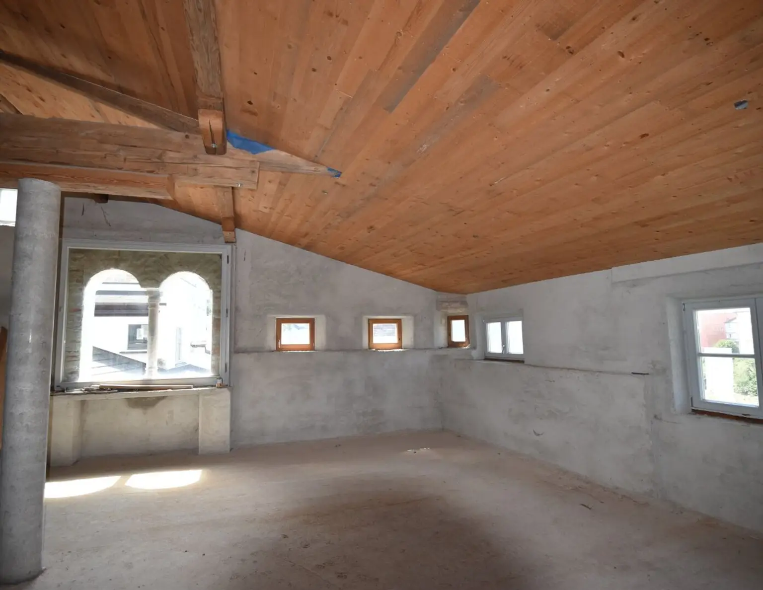 "HOCHBURG-ACH - Einzigartige PENTHOUSE Wohnung mit großer Terrasse und Blick auf die Altstadt von Burghausen"