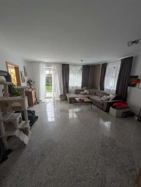 Sonniges Reihenhaus mit Garten!