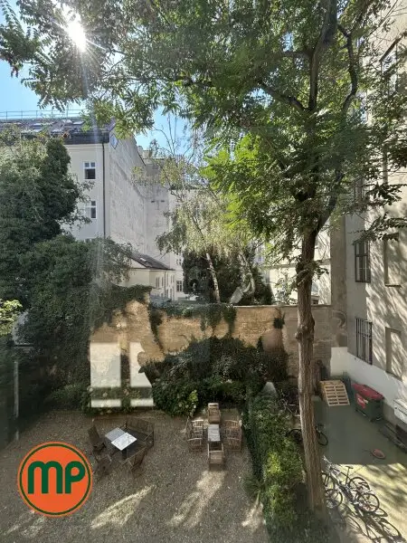 Charmante Altbauwohnung im Herzen der Stadt – frisch saniertes Bad & WC