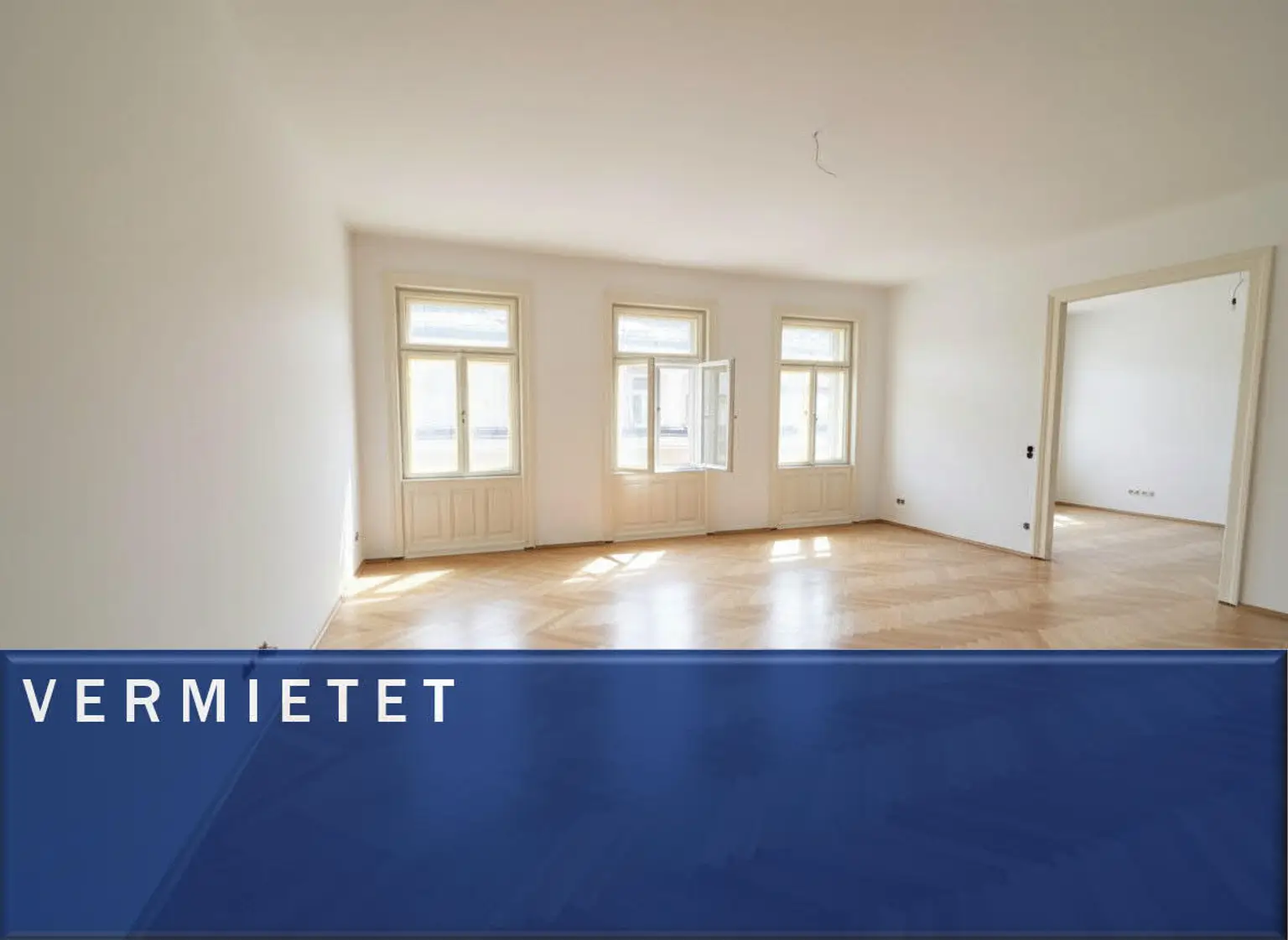 UNBEFRISTET NACH GENERALSANIERUNG: Wohnen in Bestlage in einer klimatisierten 3-Zimmer Altbauwohnung