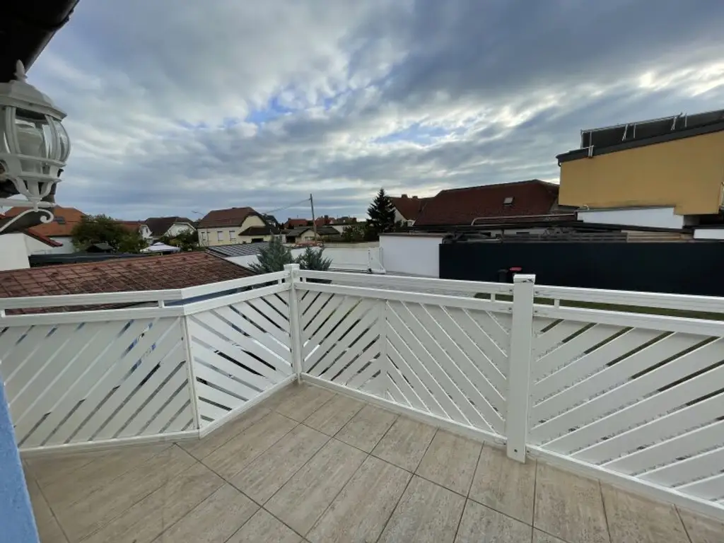 TOP-LIEGENSCHAFT MIT LUXUIÖSEM HAUS UND 2.568 m² GRUND - GRÜNRUHELAGE!
