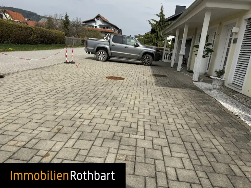 Wohnhaus mit Doppelgarage in bester Lage von St. Lorenzen!