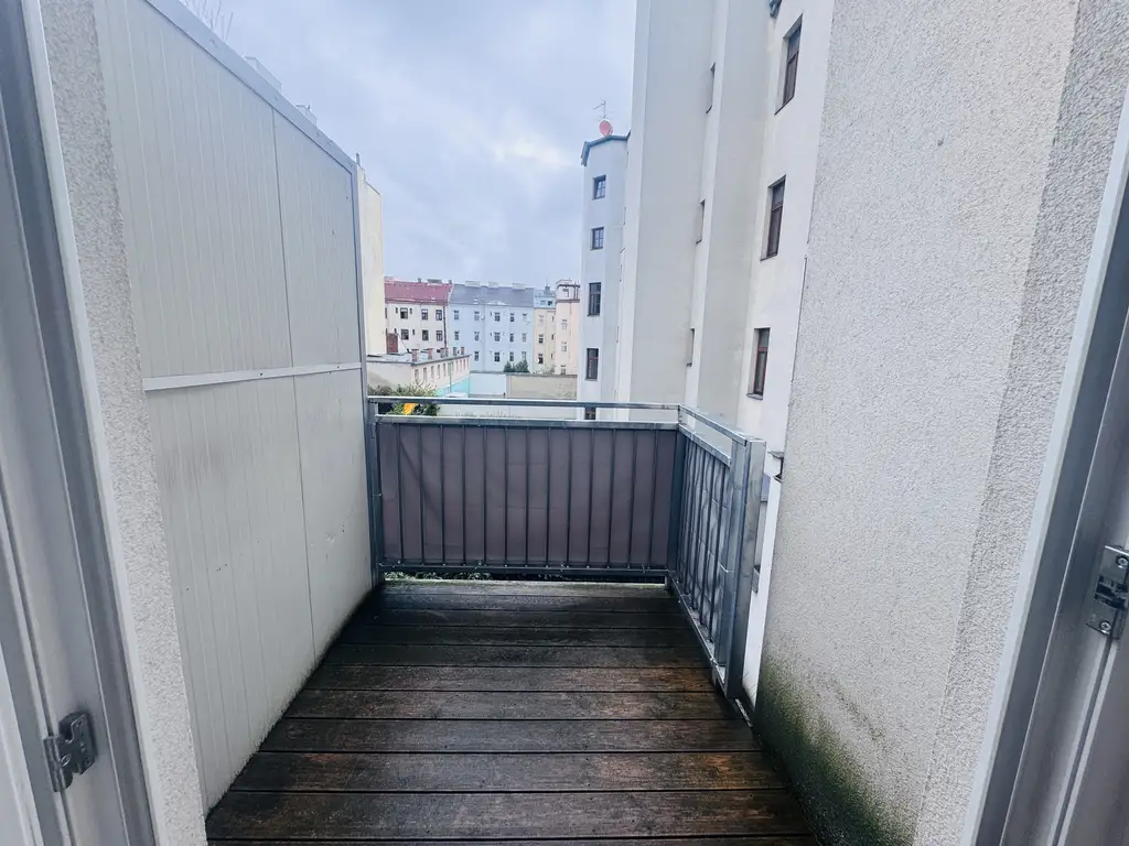 Charmantes 2-Zimmer Altbau-Schmuckstück mit Balkon