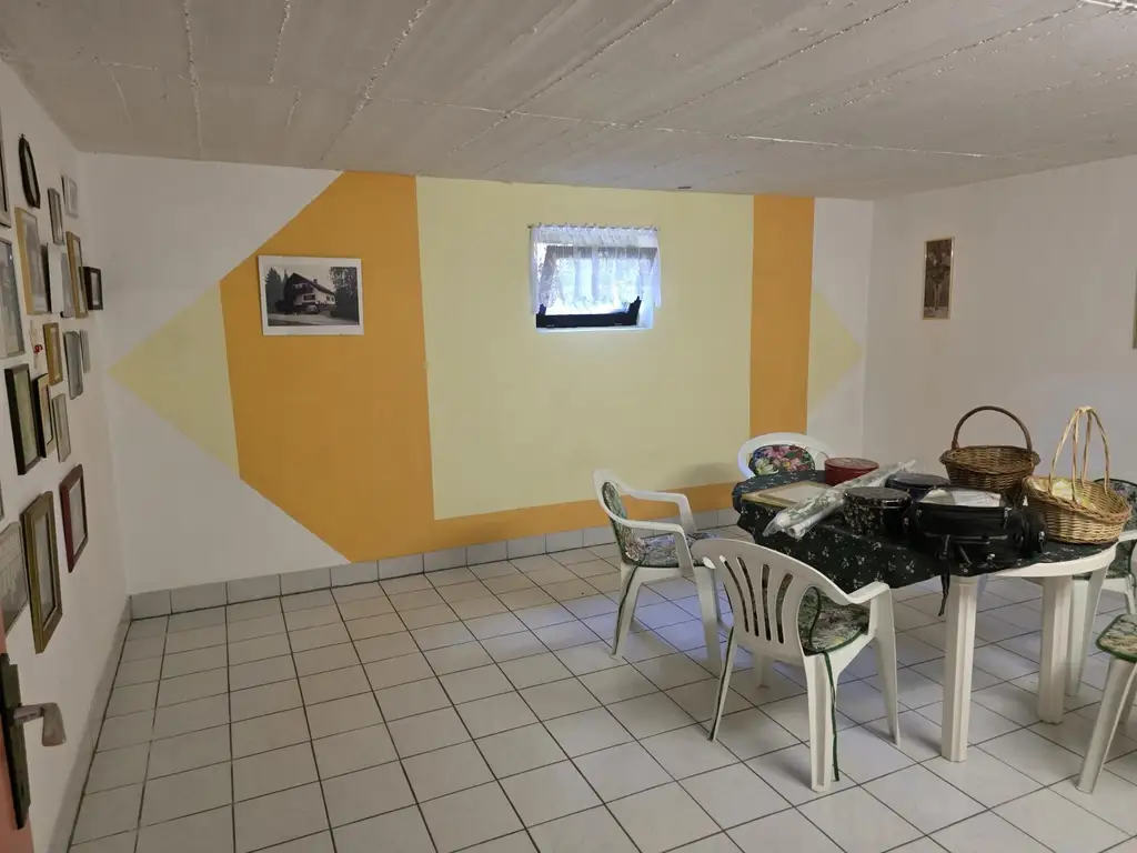 Solides, sauberes, gepflegtes Wohnhaus