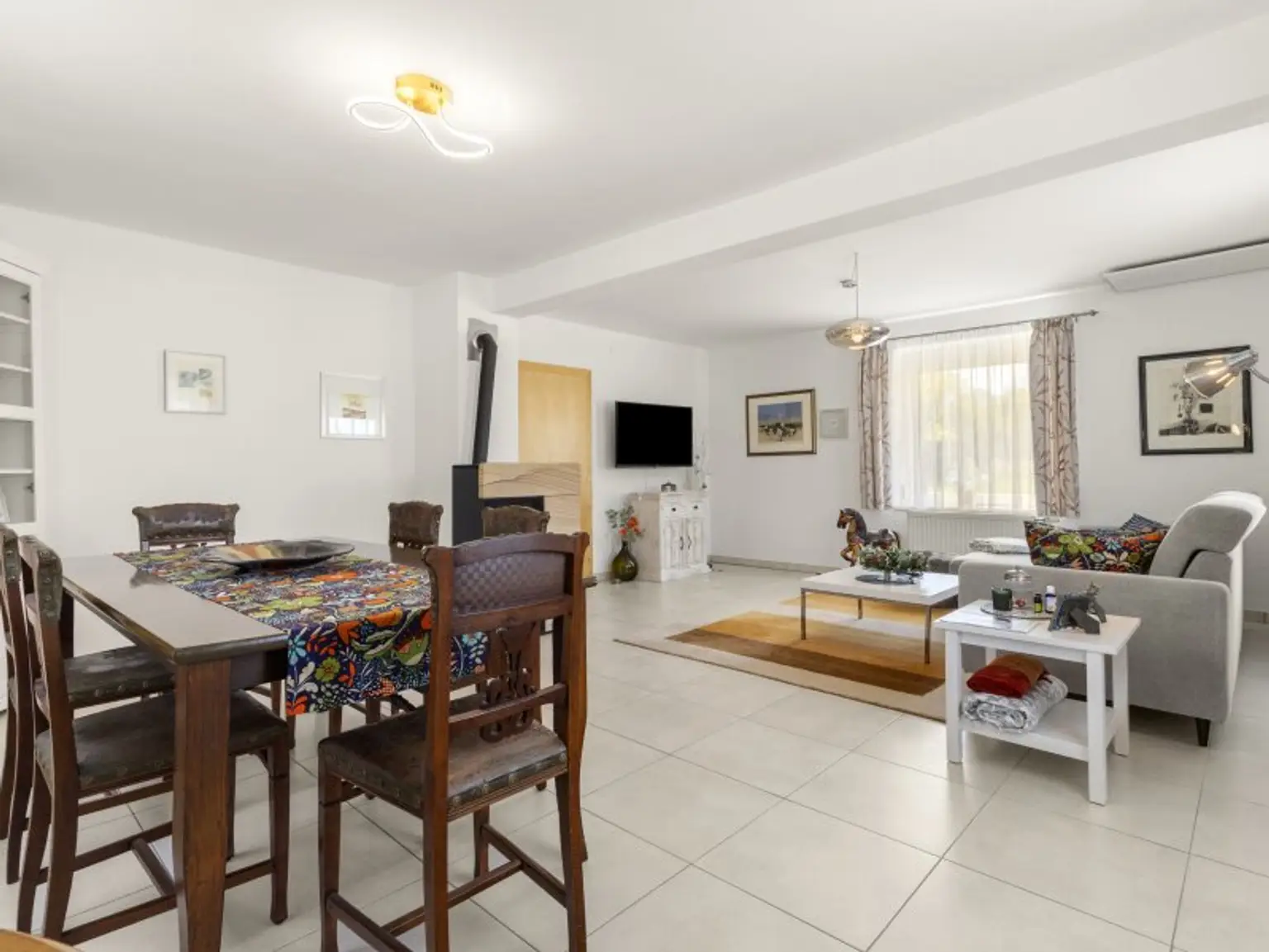 Tolles und schönes 150m² Einfamilienhaus mit Garage und Nebengebäude in Eberndorf