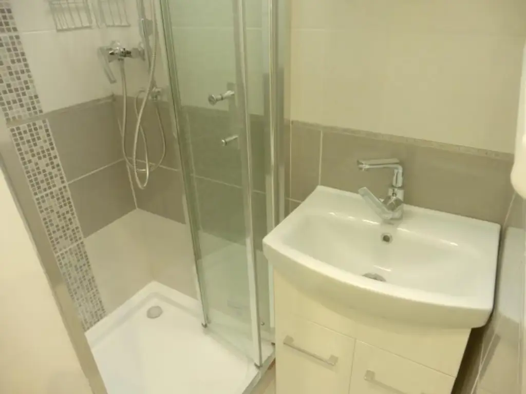 MITTEN IM DRITTEN: Möbliertes, vollausgestattetes Apartment!!! Klimaanlage!!!