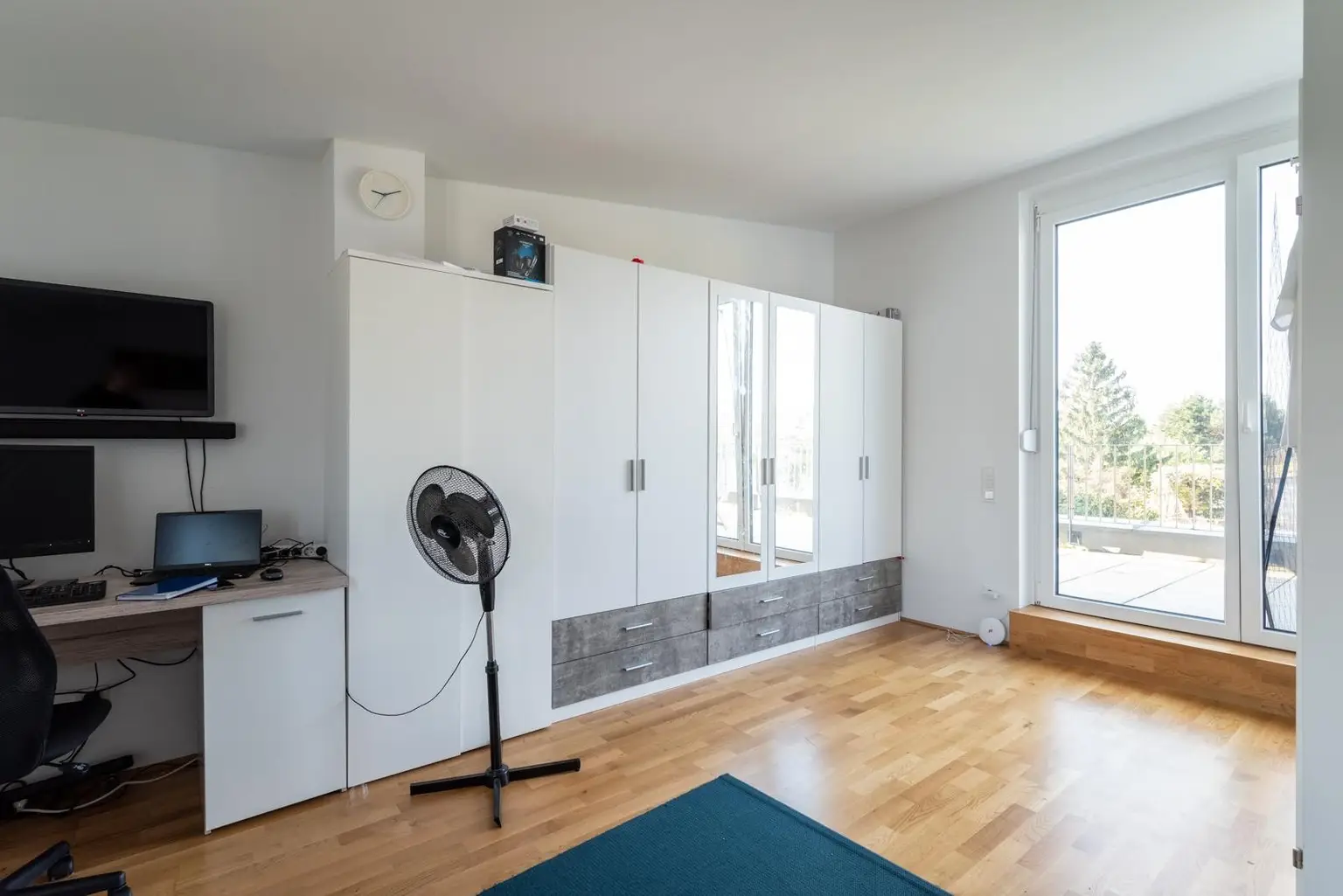 "Tolle Lage, Tolles Haus - LOBAU inkl. Autoabstellplatz"