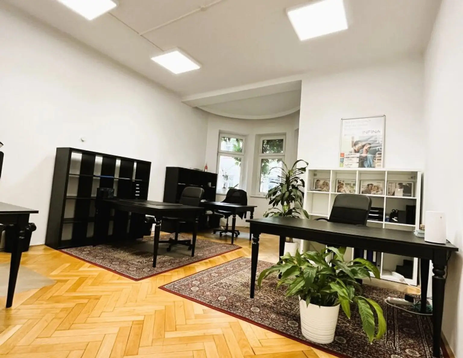 TOPLAGE: Wunderschöner Büroraum mit ca. 32m² Fläche ab sofort zu mieten!
