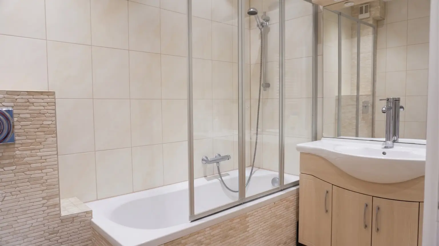 Badezimmer Untergeschoß