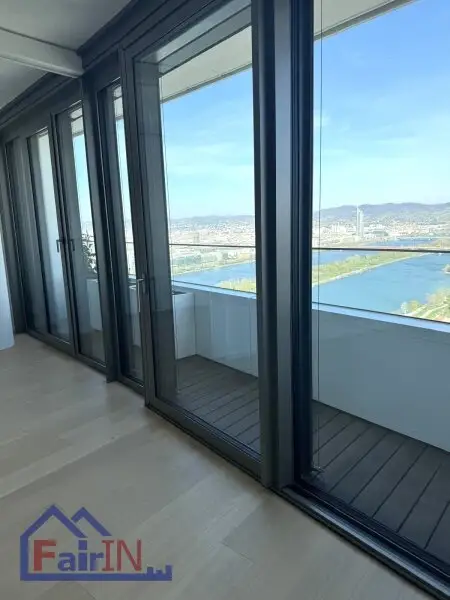DANUBEFLATS: Exklusive 2-Zimmer-Wohnung mit Balkon im 37. Stock***