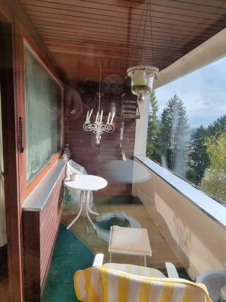 SEHR GEPFLEGTE 3-ZIMMERWOHNUNG MIT GRÜNBLICK