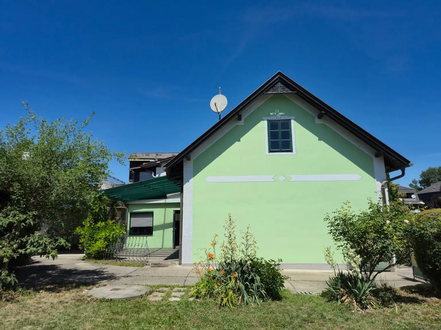 Gartenansicht des Hauses
