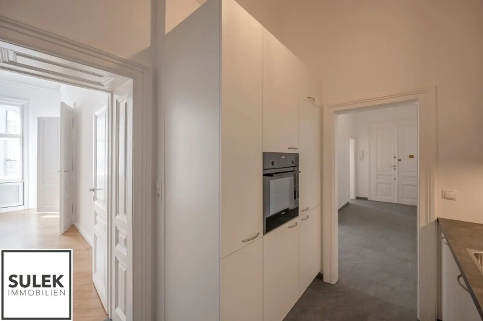 traumhafte 5-Zimmer-Altbauwohnung nahe Albertina