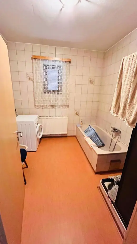 Haus in idyllischer, ruhiger Lage mit großem Nebengebäude und Ausbaumöglichkeiten!