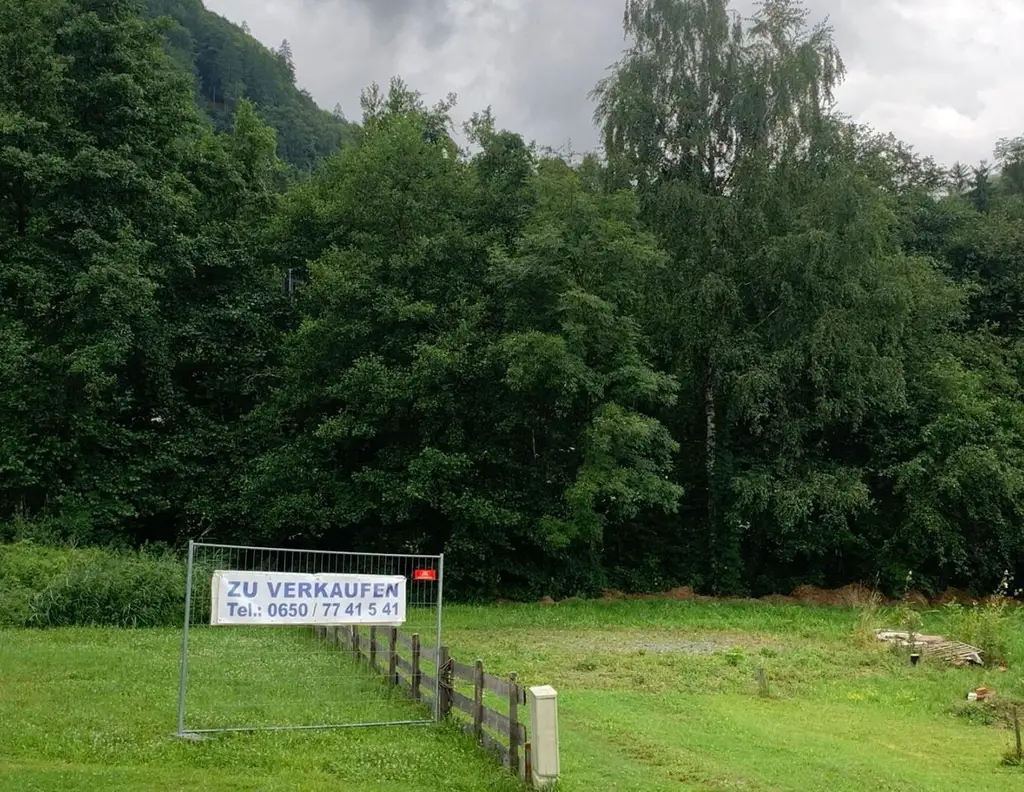 ebenes Baugrundstück 1159 m² - Alt Ossiach - ohne Bauverpflichtung - Mit weißer Gartenhütte : )
