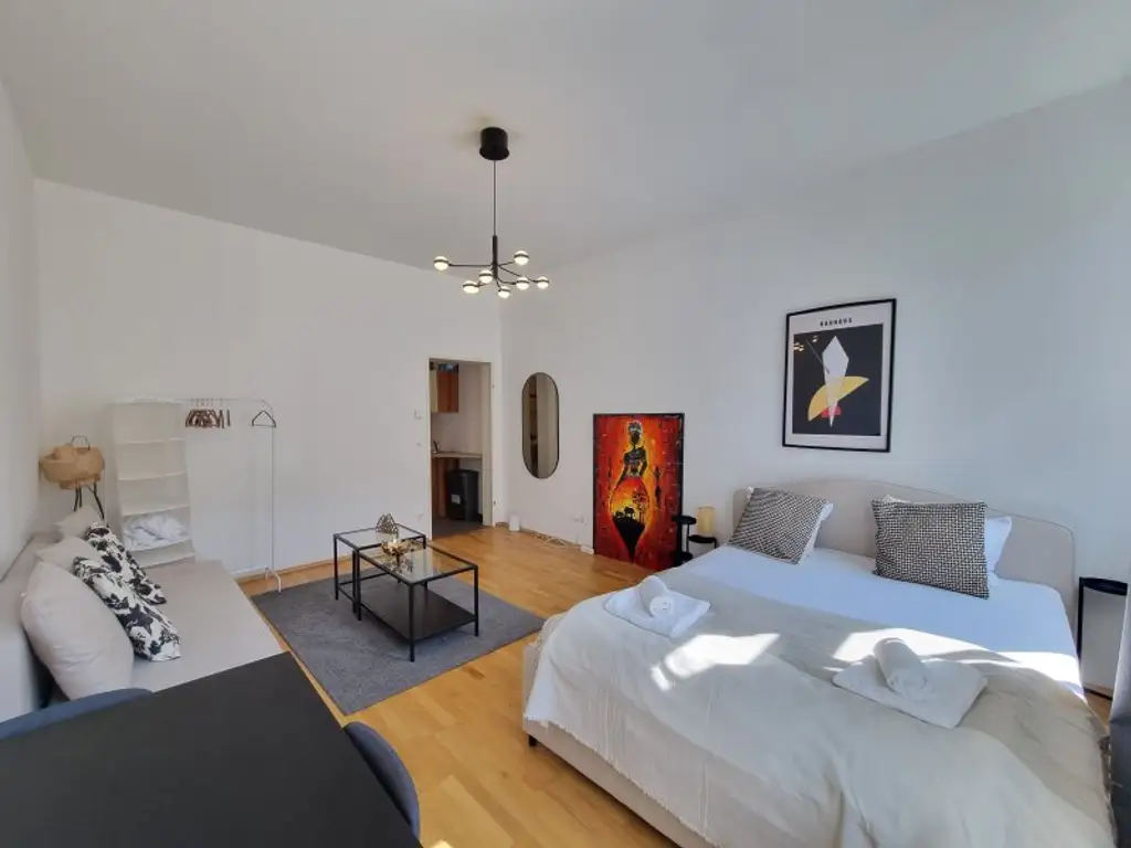 Freundliche 2 Zimmer mit Altbaucharme in ruhiger Lage - Bahnhof Hernals in der Nähe - Ab 2026 U5