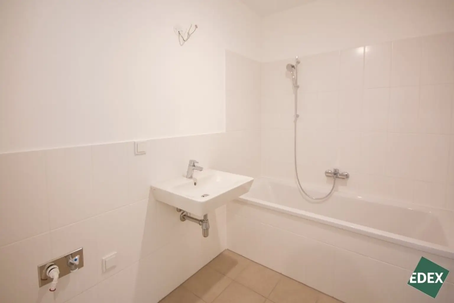 ERSTBEZUG | Sonnige 3-Zimmer-Wohnung mit Balkon