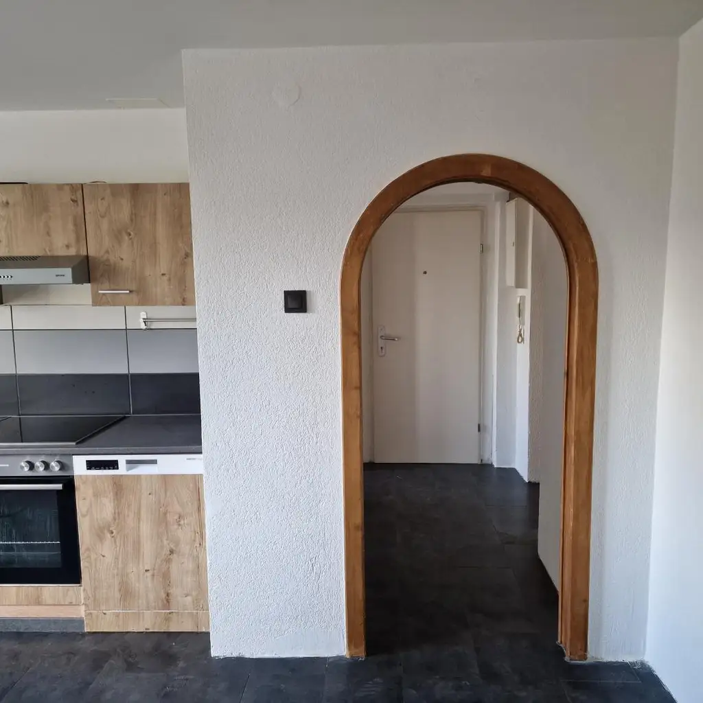 Gut aufgeteilte 2-Zimmer-Wohnung mit Badewanne