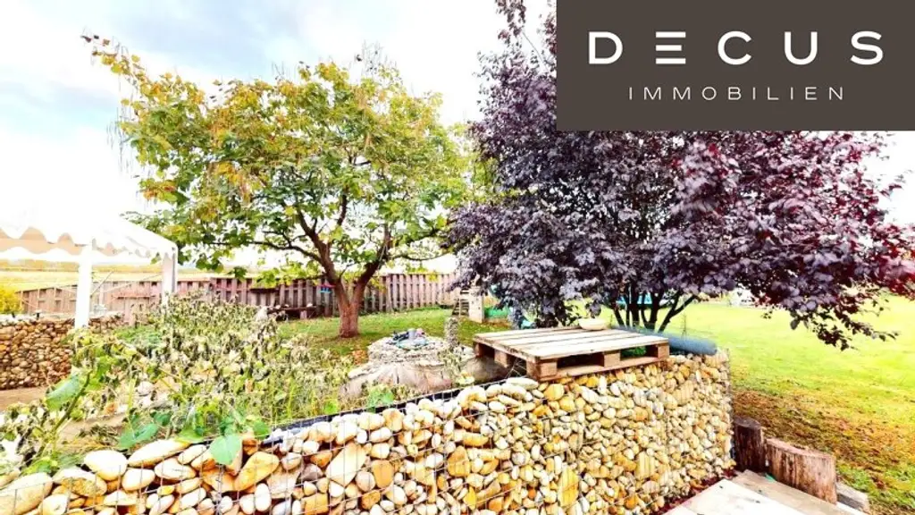 TRAUMHAFTES EINFAMILIENHAUS MIT MIT WOHNKÜCHE, 4 SCHLAFZIMMERN UND GROSSEM GARTEN