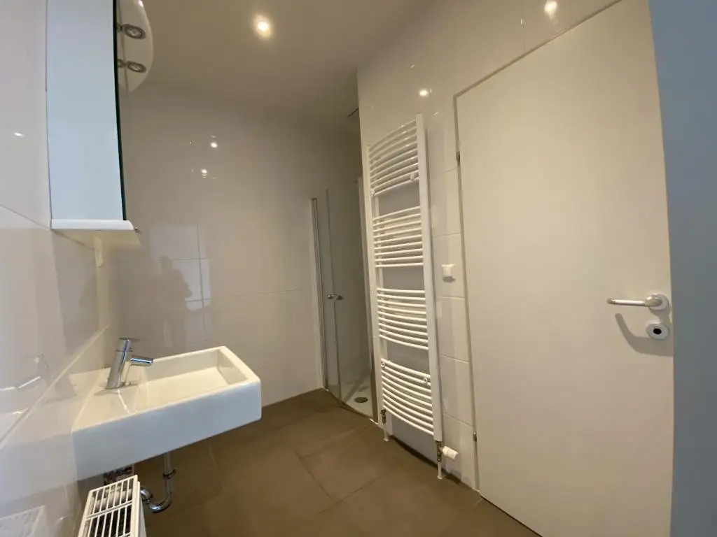 Top-Lage in GRINZING! Schönes, modernes Büro mit Bad und Küche!