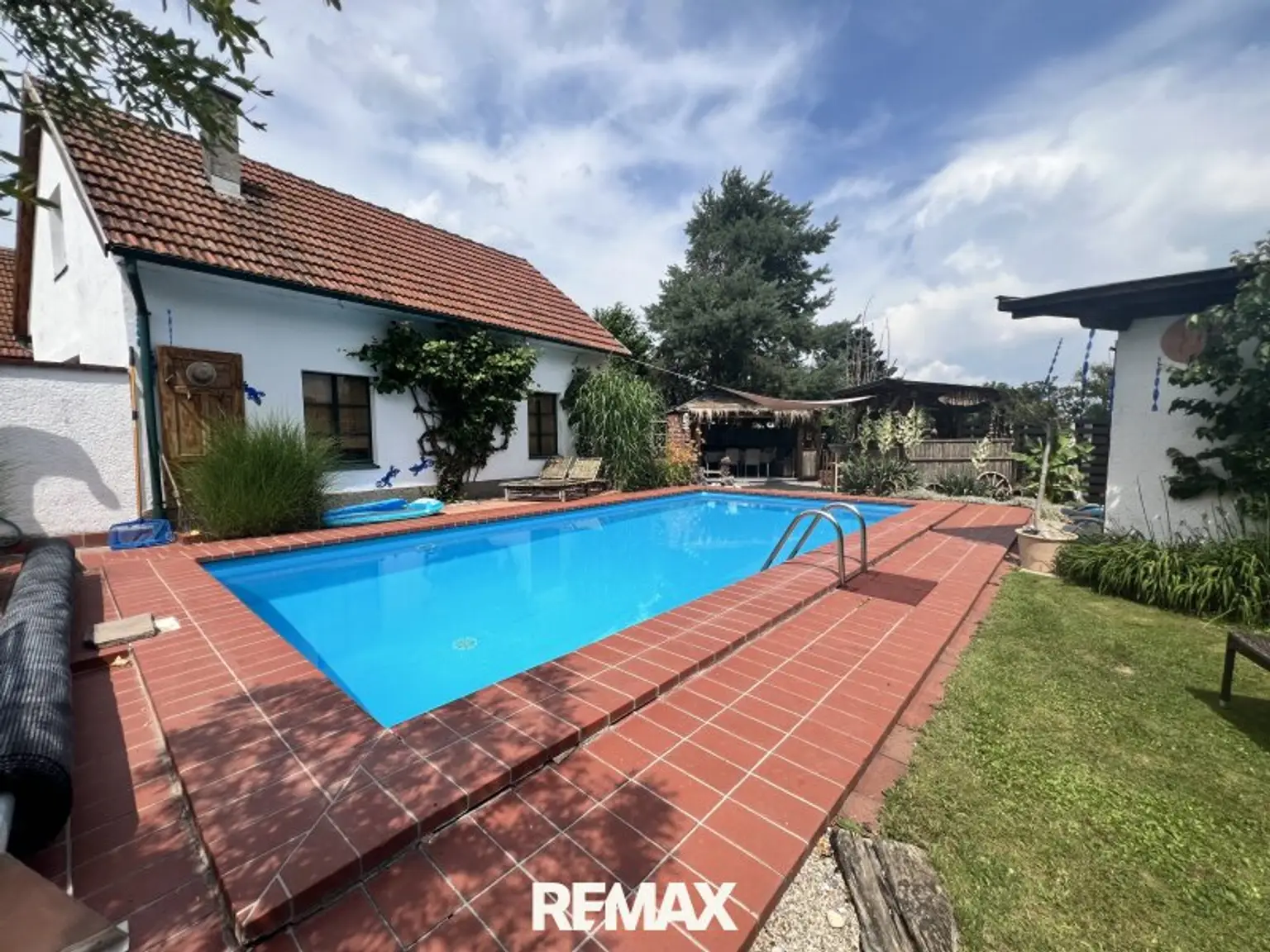 hauseigener Pool